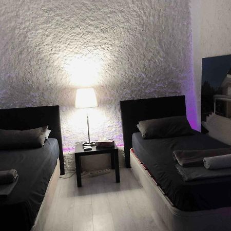 Parsa Homstay Madrid Exterior foto