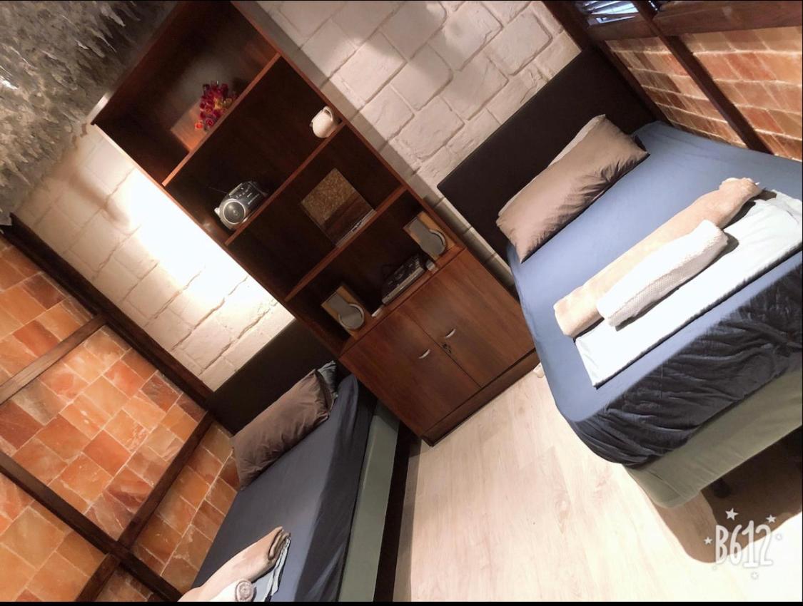 Parsa Homstay Madrid Exterior foto