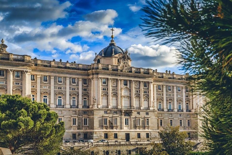 Parsa Homstay Madrid Exterior foto